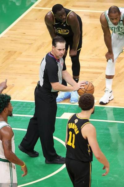 nba球员为何不敢打裁判,nba球员为什么不接种疫苗?