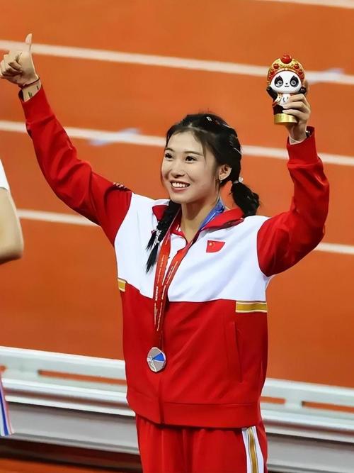 2012奥运会女子100米冠军？2012奥运会女子4x100米决赛？