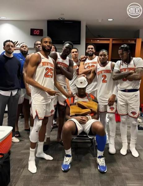 0708尼克斯阵容，尼克斯队历史？