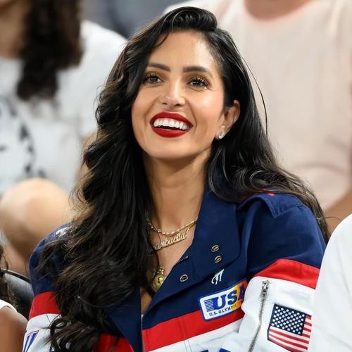 瓦妮莎是科比的第一任妻子吗？科比的妻子瓦妮莎现在怀孕了吗？